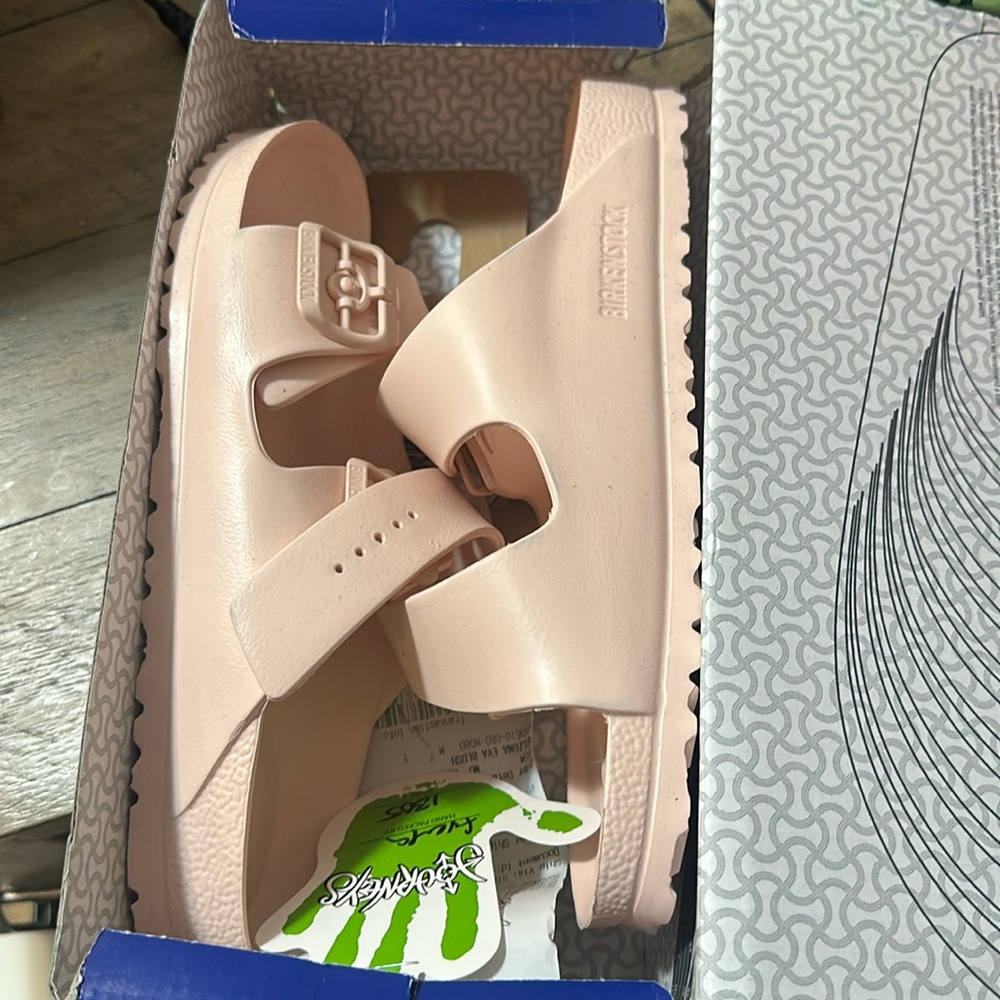 Light Pink Birkenstock Ava